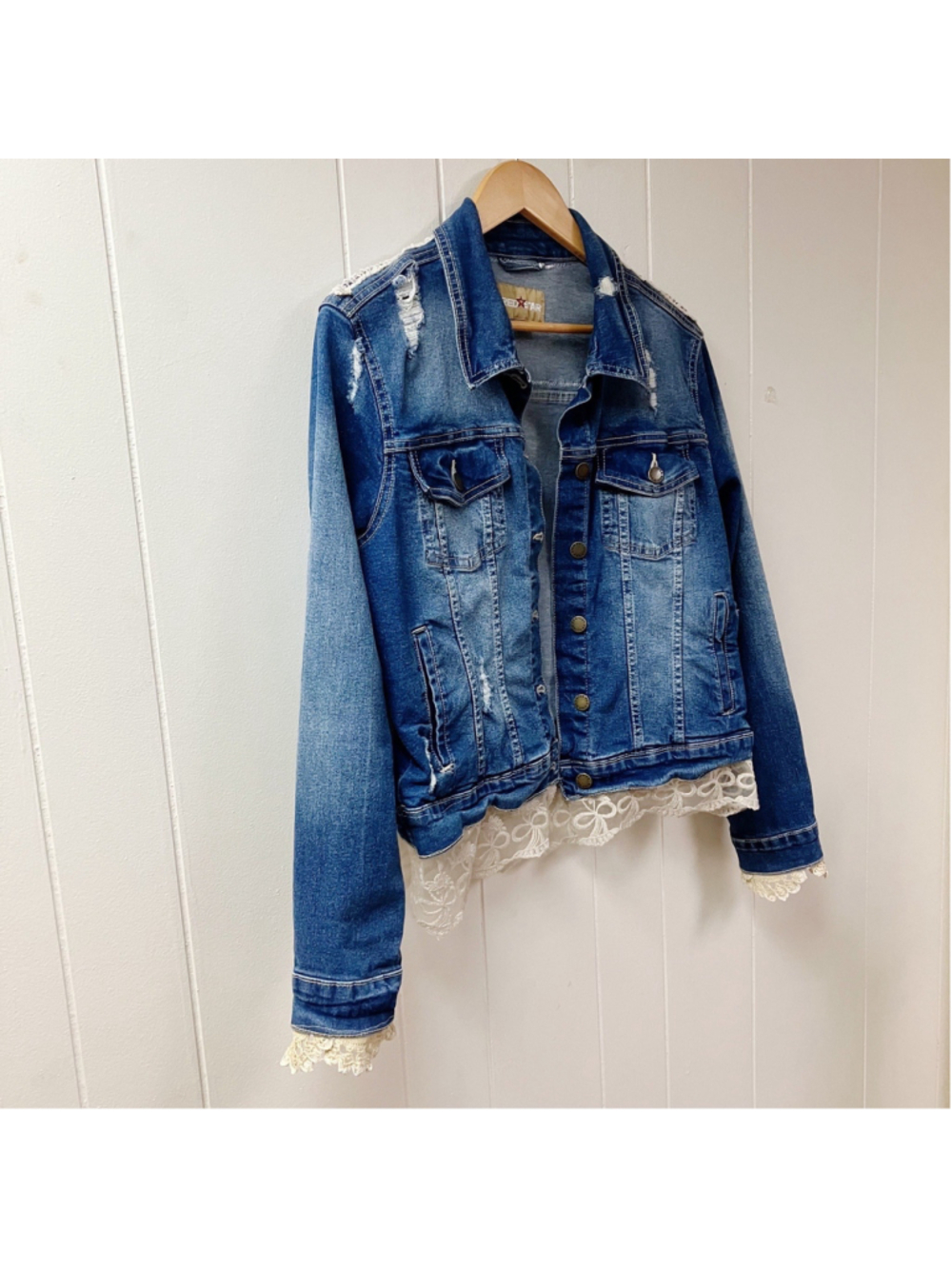 Y2K Boho Western Distressed Lace Denim Red Star Jean Jacket MEDIUM Coquette - Picture 8 of 8